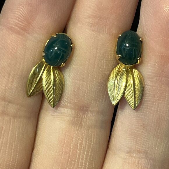 VTG Egyptian Revival 1/20 12k Gold Filled Green Scarab Screw Back Earrings - Picture 1 of 6